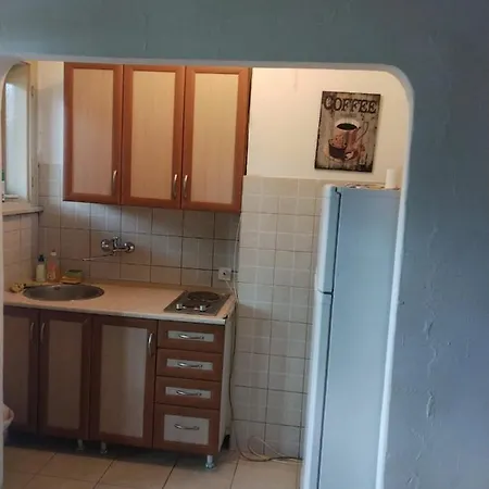 Hostel Comfy 2 *